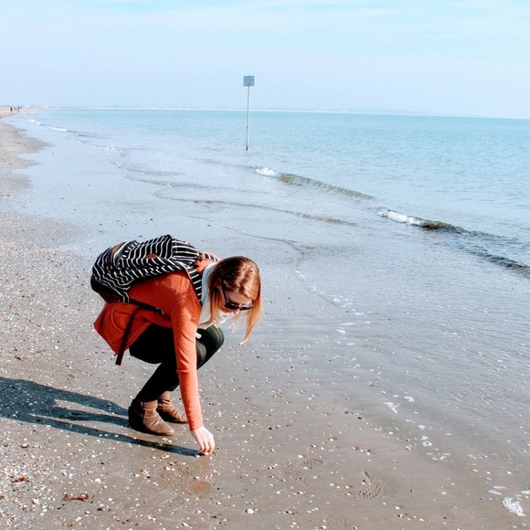 Meet your Posher, Emily - Picture 3 of 5